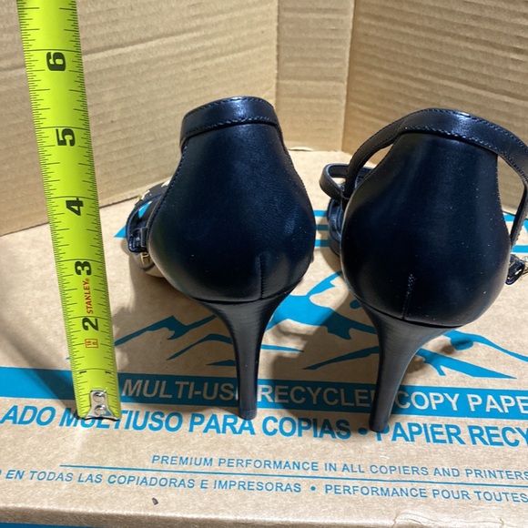 Never used New size 7 Michael Kors heels black New - Picture 3 of 6